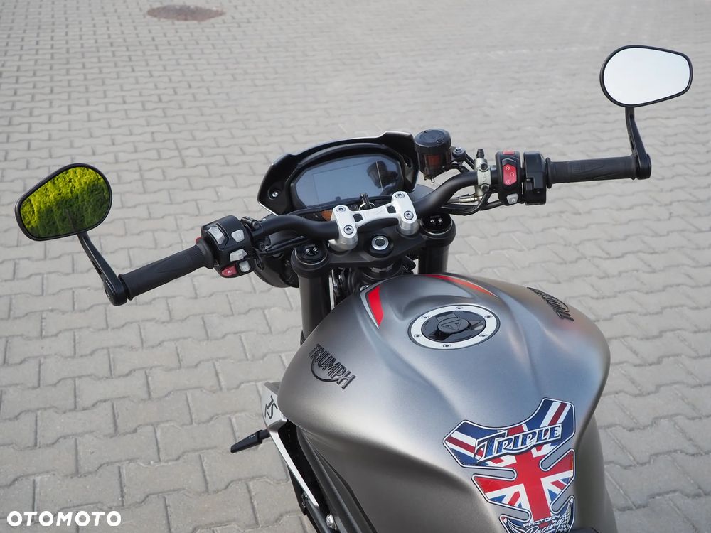 Triumph Street Triple - 28
