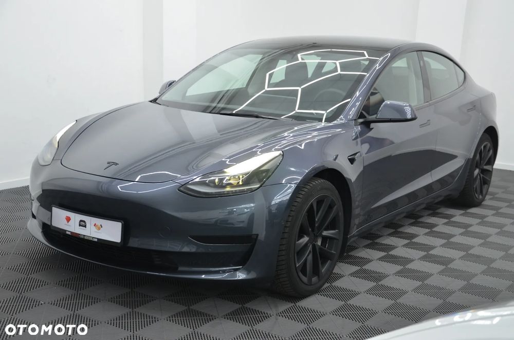 Tesla Model 3 Standard Reichweite Plus Hinterradantrieb - 4