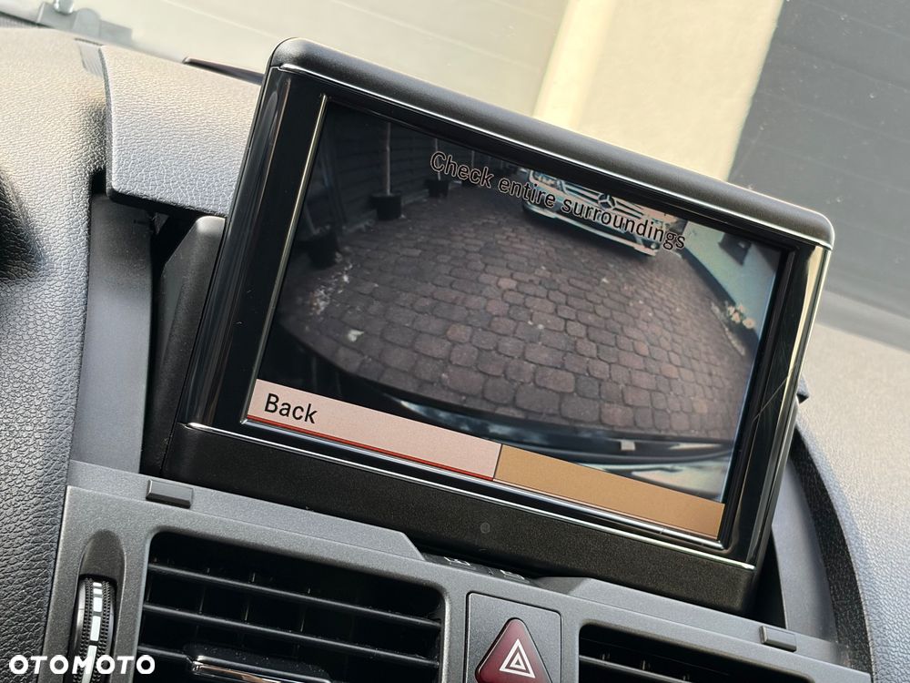 Mercedes-Benz Klasa C 180 Kompressor BlueEFFICIENCY Avantgarde - 32