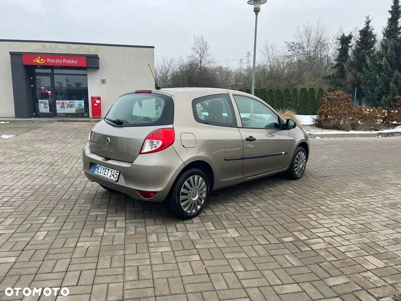 Renault Clio 1.2 16V Arctica - 4