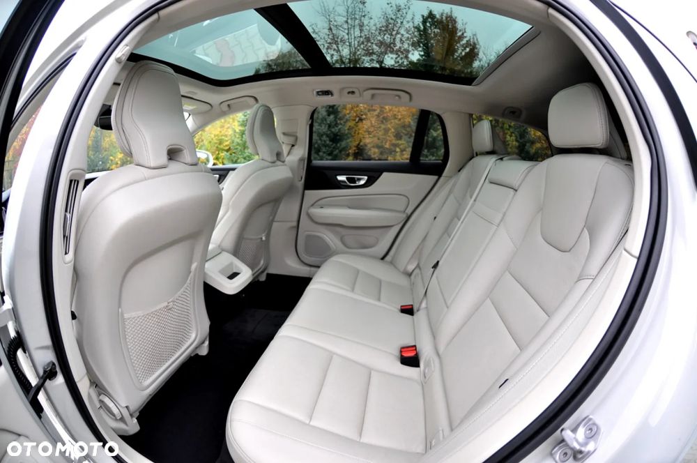 Volvo V60 B4 D Geartronic Momentum Pro - 23