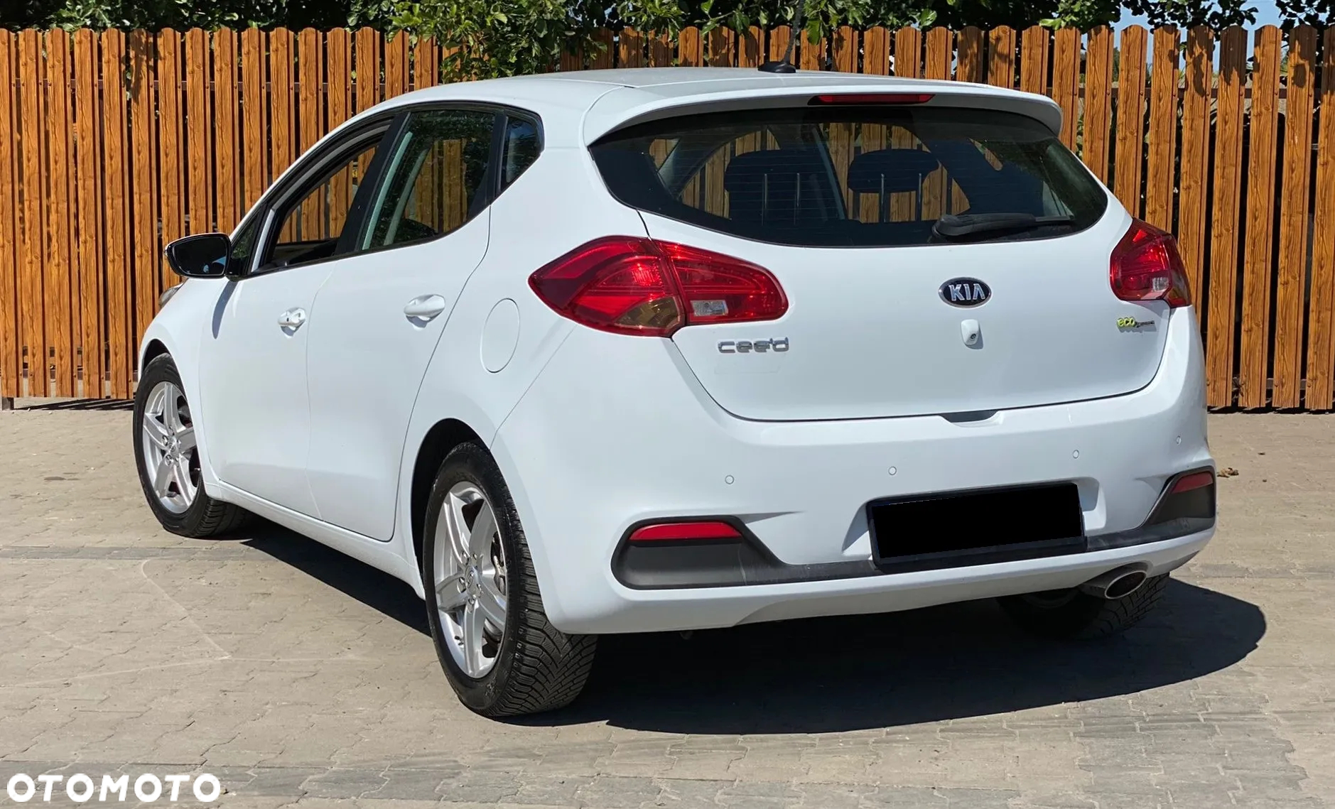 Kia Ceed 1.6 CRDi 128 Platinum Edition - 32