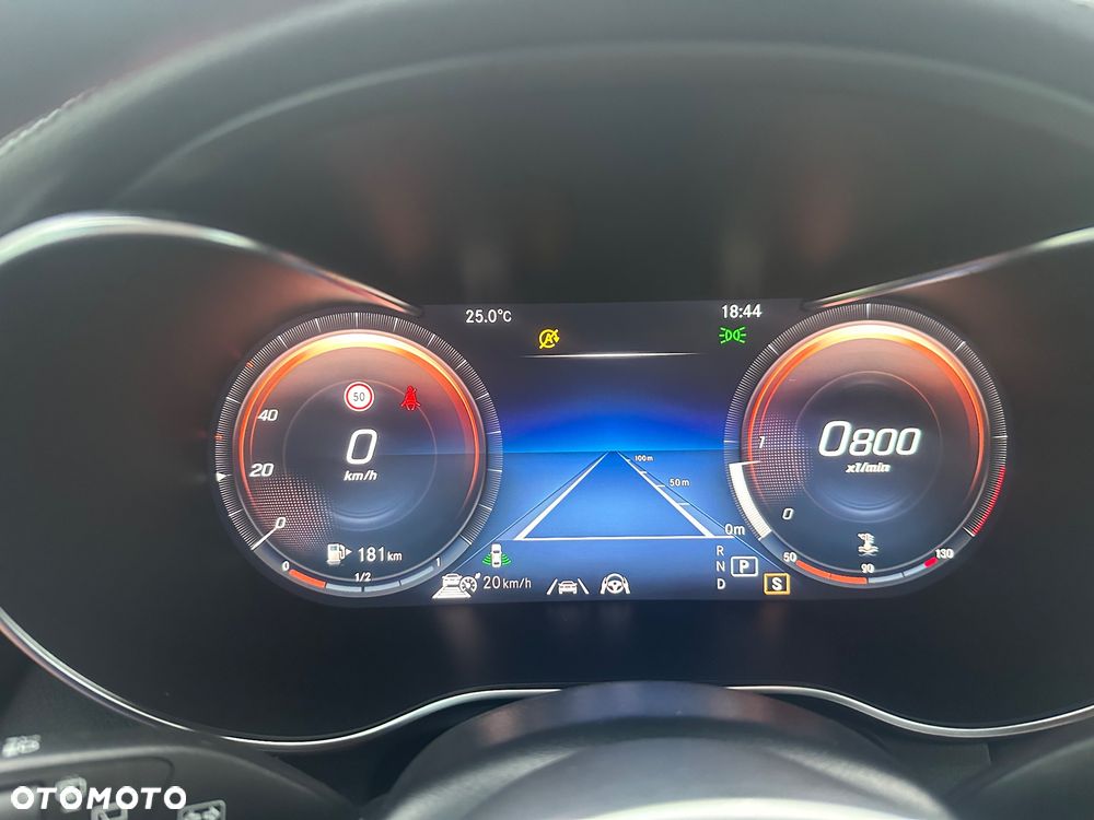 Mercedes-Benz GLC - 33