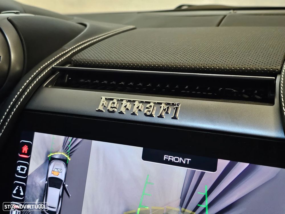 Ferrari GTC4 Lusso T - 33