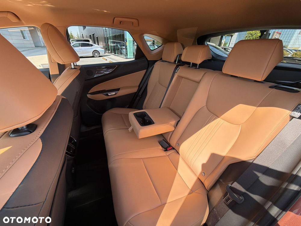 Lexus NX 350h Prestige AWD - 32