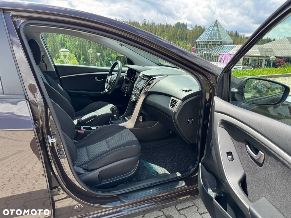 Hyundai i30 blue Kombi 1.4 Classic - 12