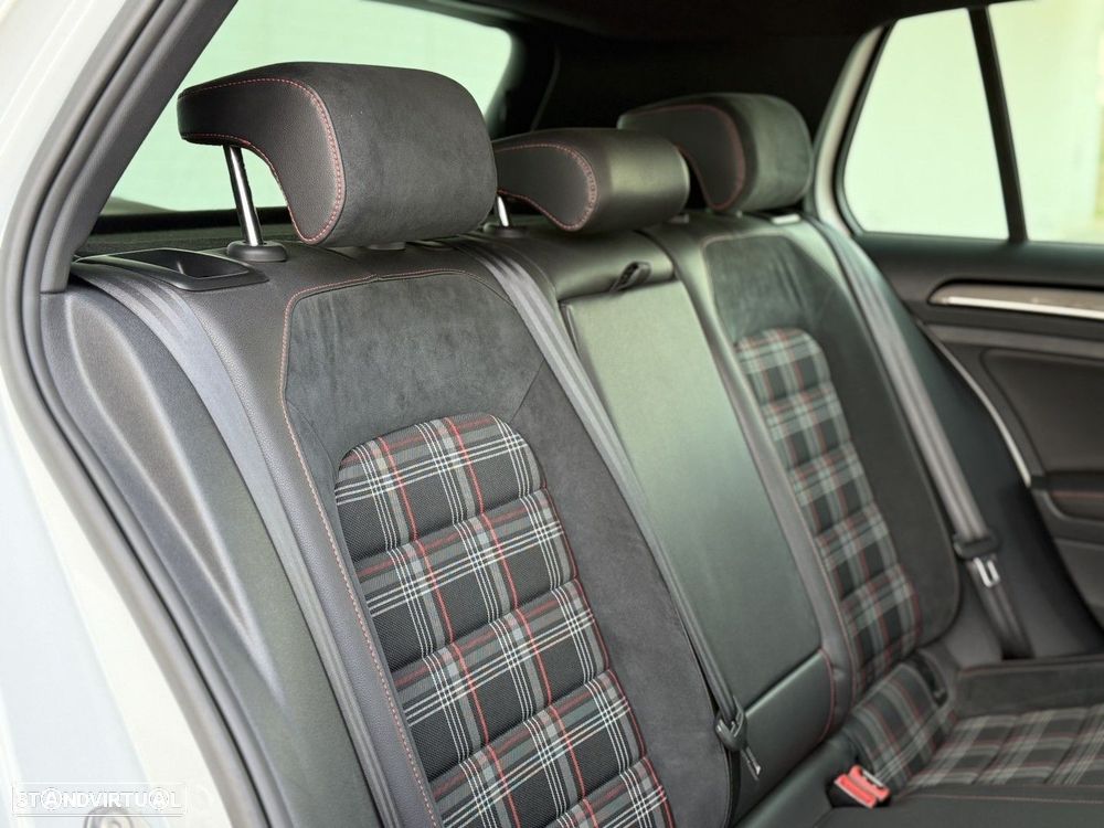 VW Golf 2.0 TSi GTi DSG - 23