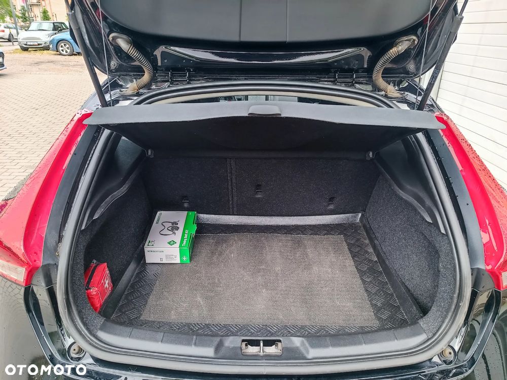 Volvo V40 T3 Geartronic Momentum - 34