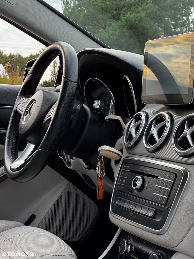 Mercedes-Benz GLA 200 d 7G-DCT - 6