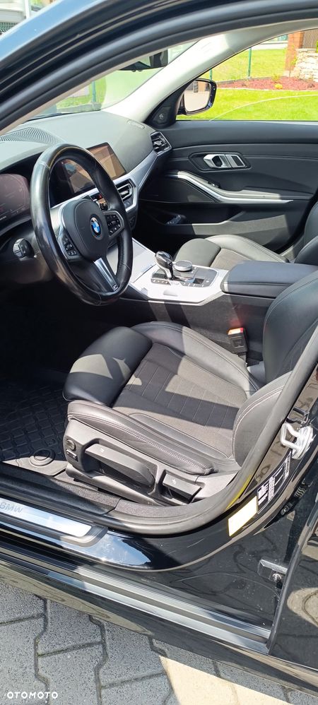 BMW Seria 3 330i - 13