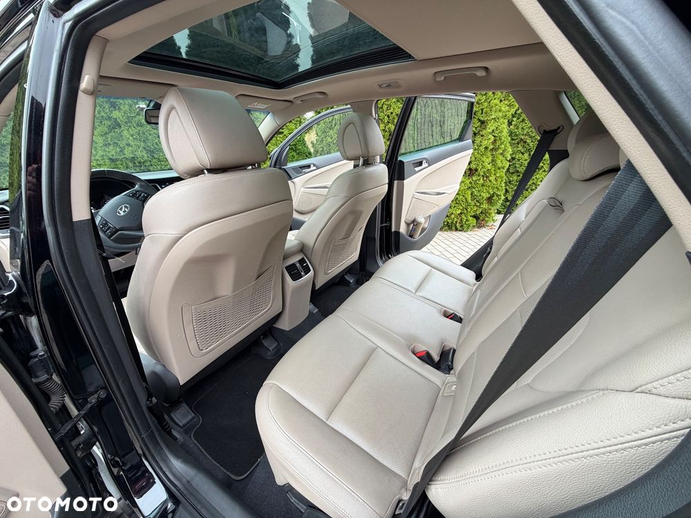 Hyundai Tucson blue 1.7 CRDi 2WD DCT Premium - 32