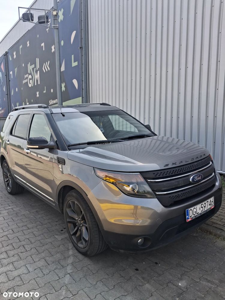 Ford Explorer - 1