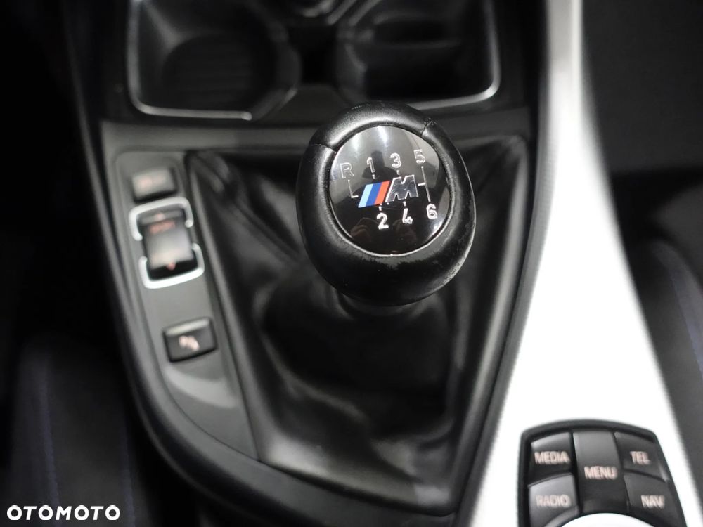 BMW Seria 1 - 32