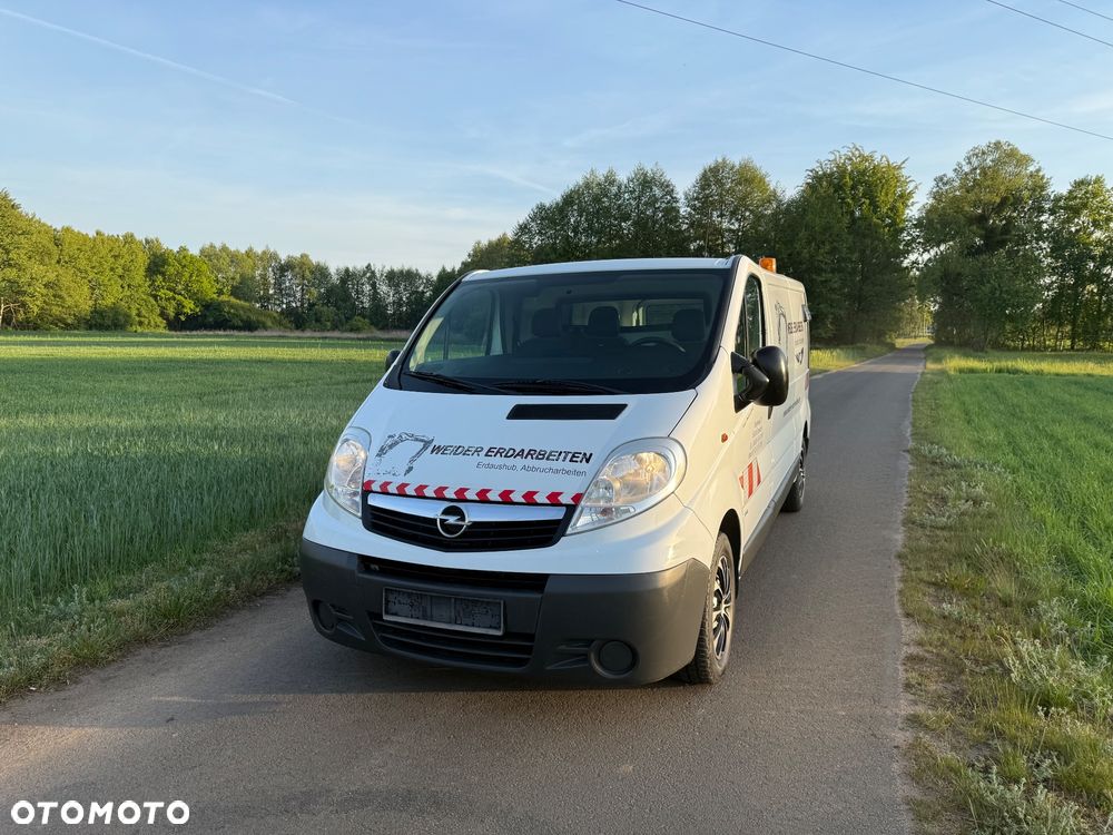 Opel Vivaro - 1