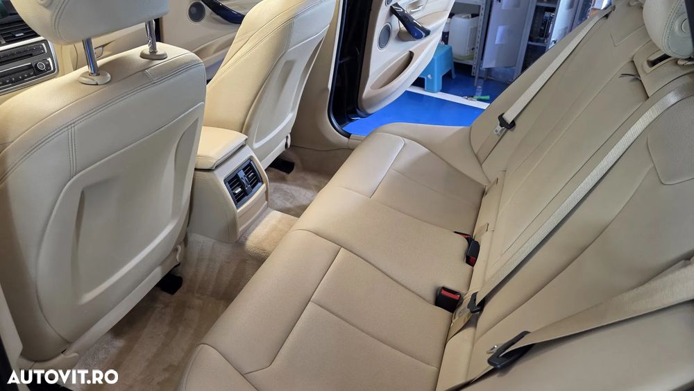 BMW Seria 3 320d Aut. Efficient Dynamics Edition Luxury Line - 9