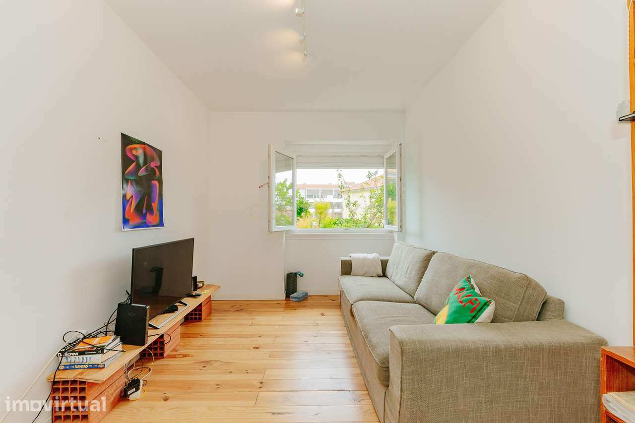 T2 exclusivo, totalmente remodelado e mobilado, com logradouro privati - Grande imagem: 4/33