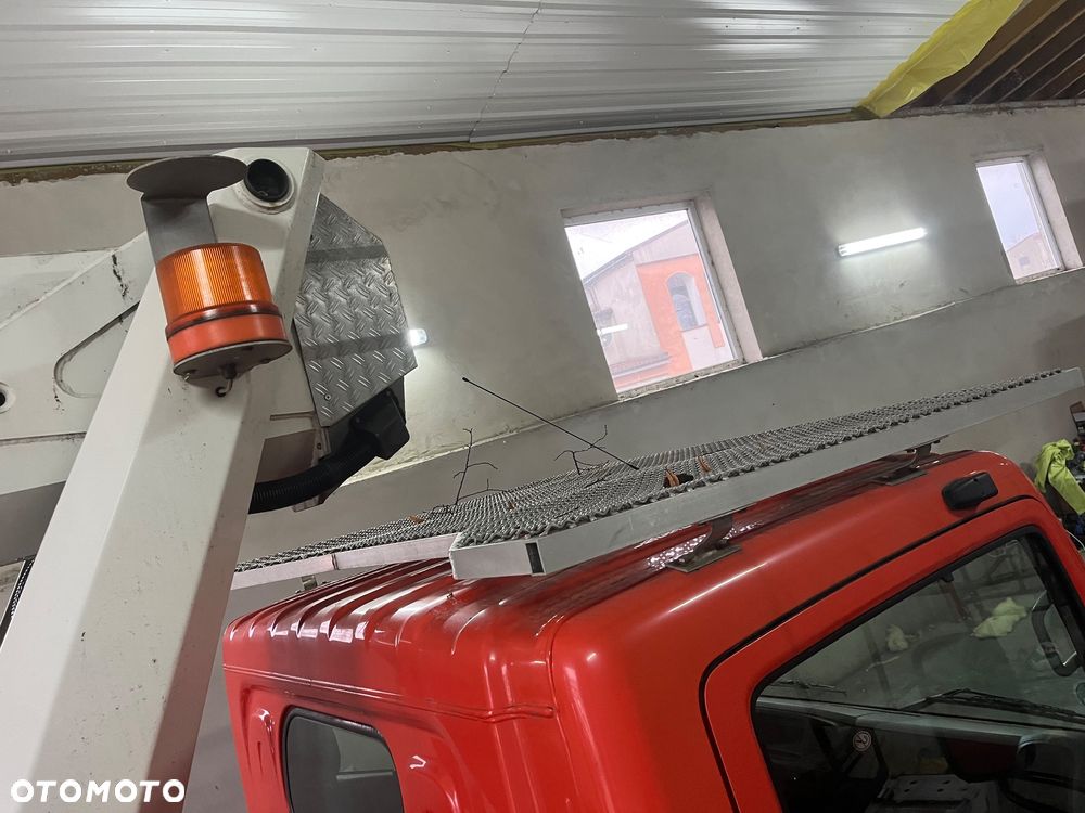 Nissan Podnośnik Koszowy Zwyżka Palfinger 210Bk 21 Metrów 16 w bok ! PILOT NA KABLU!! UDT !! Kosz 1000V Izolowany Jak Wumag Ruthmann Gsr - 11