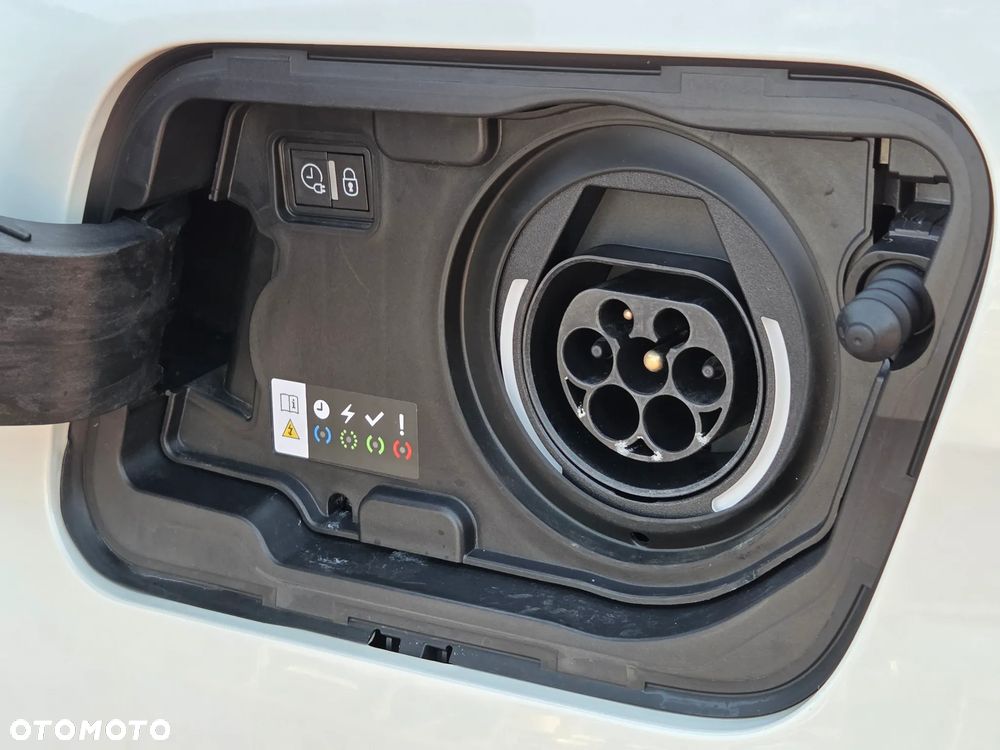 Peugeot 3008 1.6 PureTech Hybrid4 PHEV GT Pack S&S EAT8 - 35