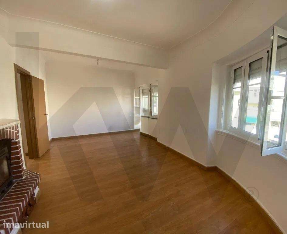 Apartamento T4 com Lareira e Marquise nas Mercês, Rio de Mouro - Grande imagem: 2/20