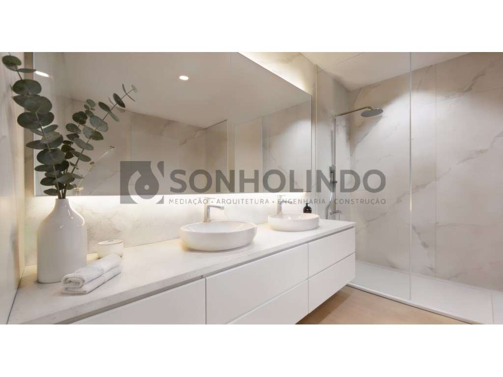 Apartamento T1 novo, de duas frentes, varanda e garagem fechada, co... - Grande imagem: 5/12