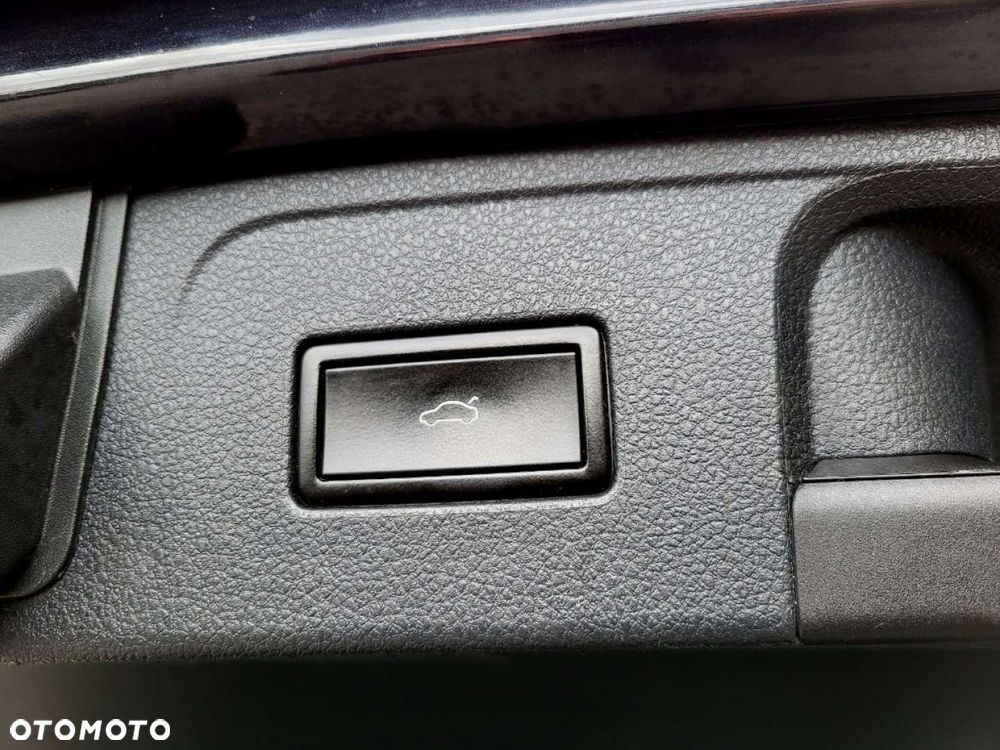 Volkswagen Passat - 25