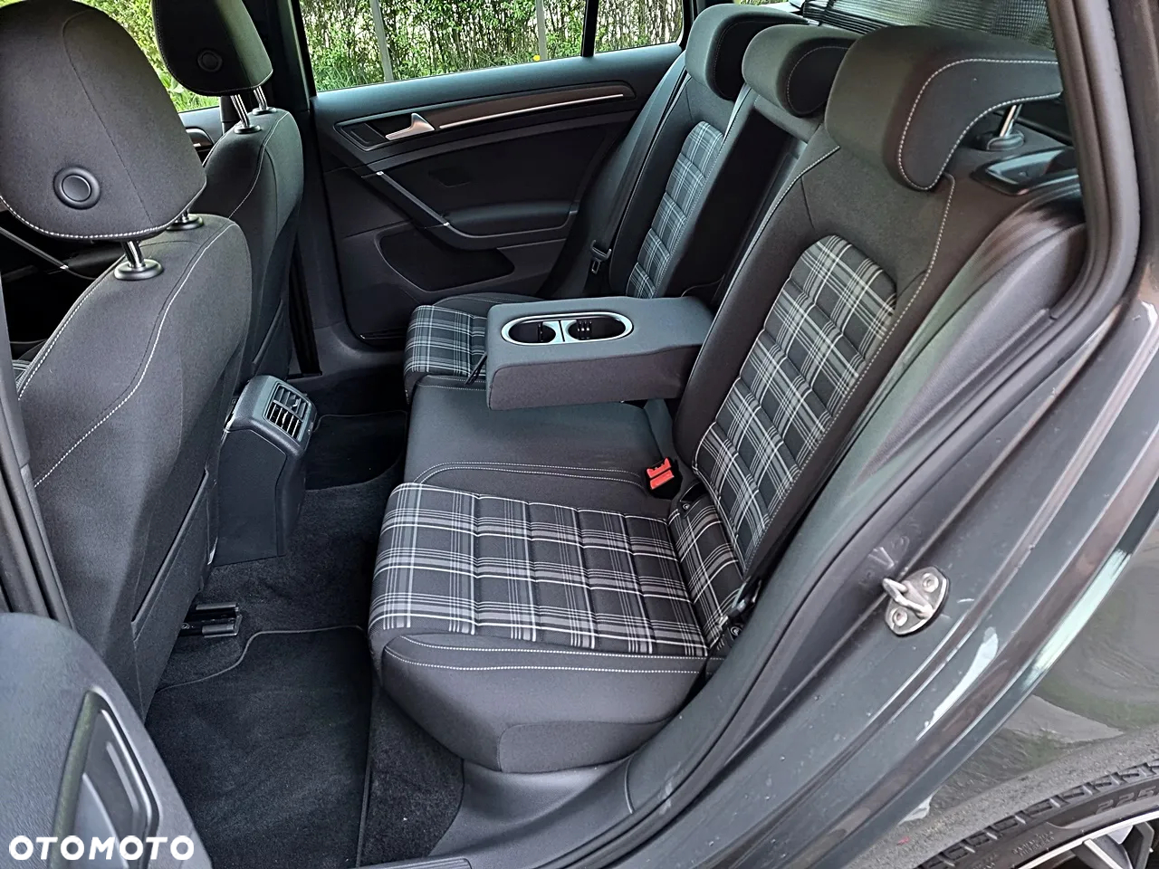 Volkswagen Golf - 19
