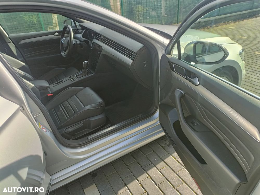 Volkswagen Passat Variant 2.0 TDI 4Mot DSG Highline - 25