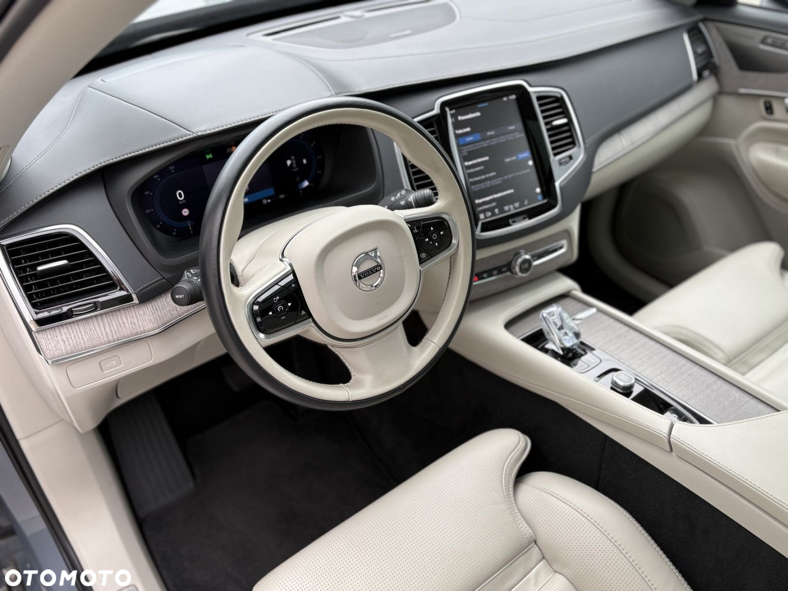 Volvo XC 90 - 13