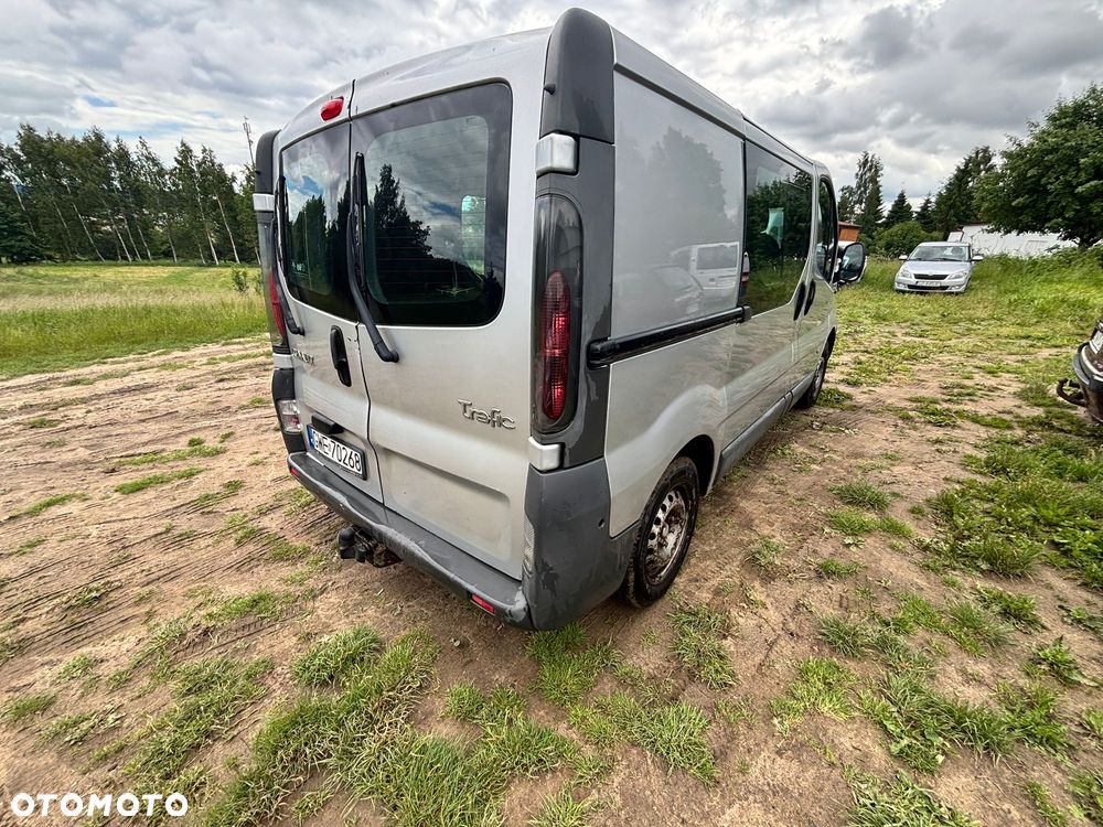 Renault Trafic Passenger - 11