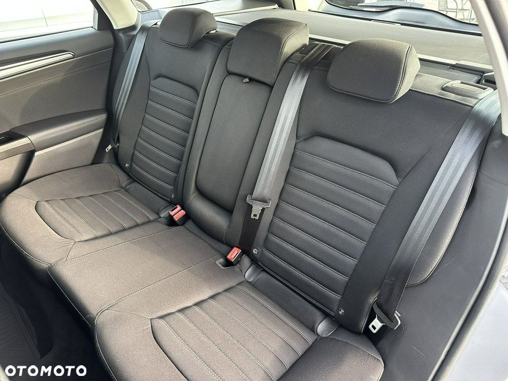 Ford Mondeo 2.0 EcoBlue Titanium - 26