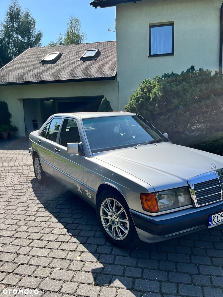 Mercedes-Benz W201 (190) - 2