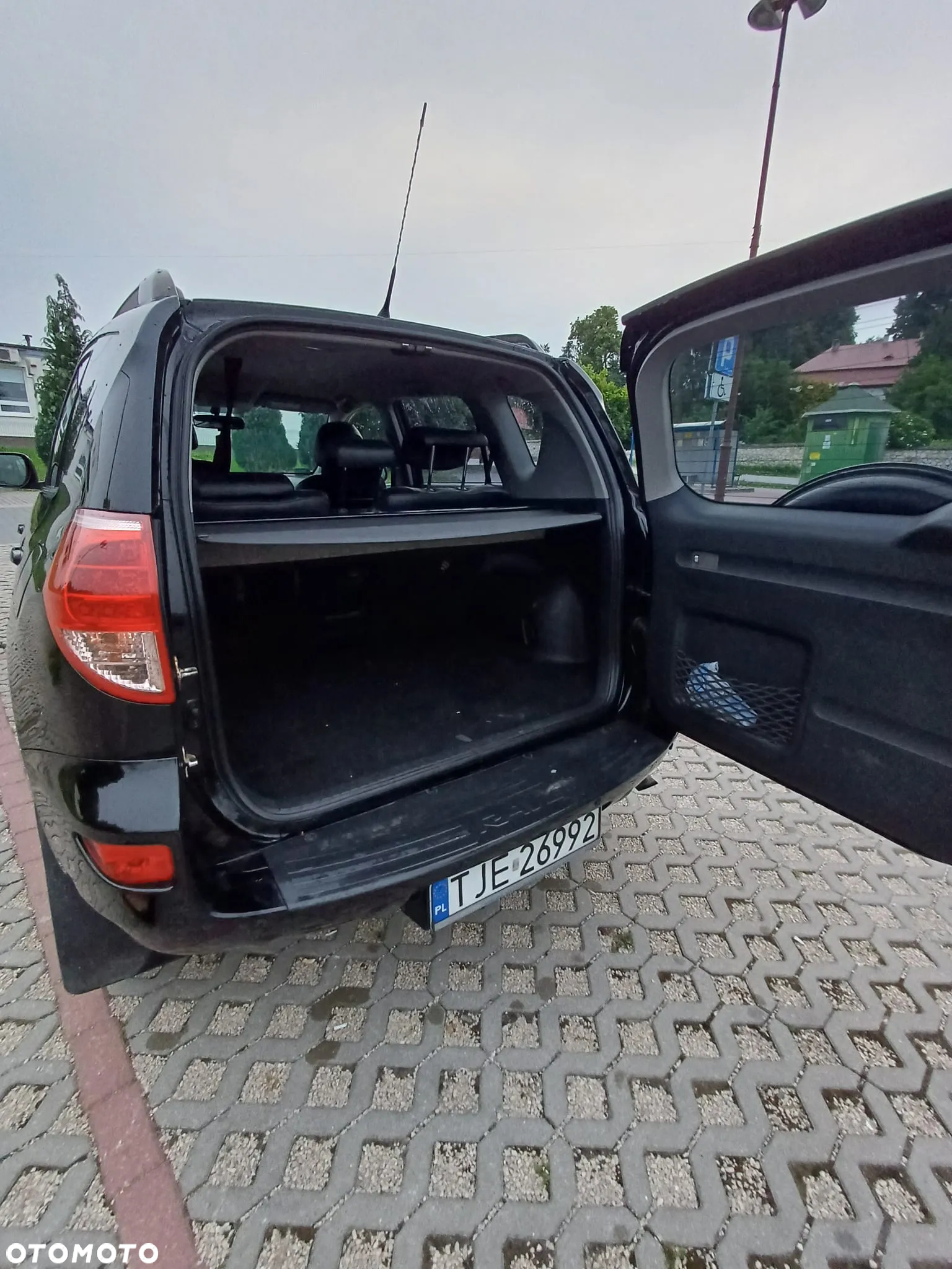 Toyota RAV4 - 10