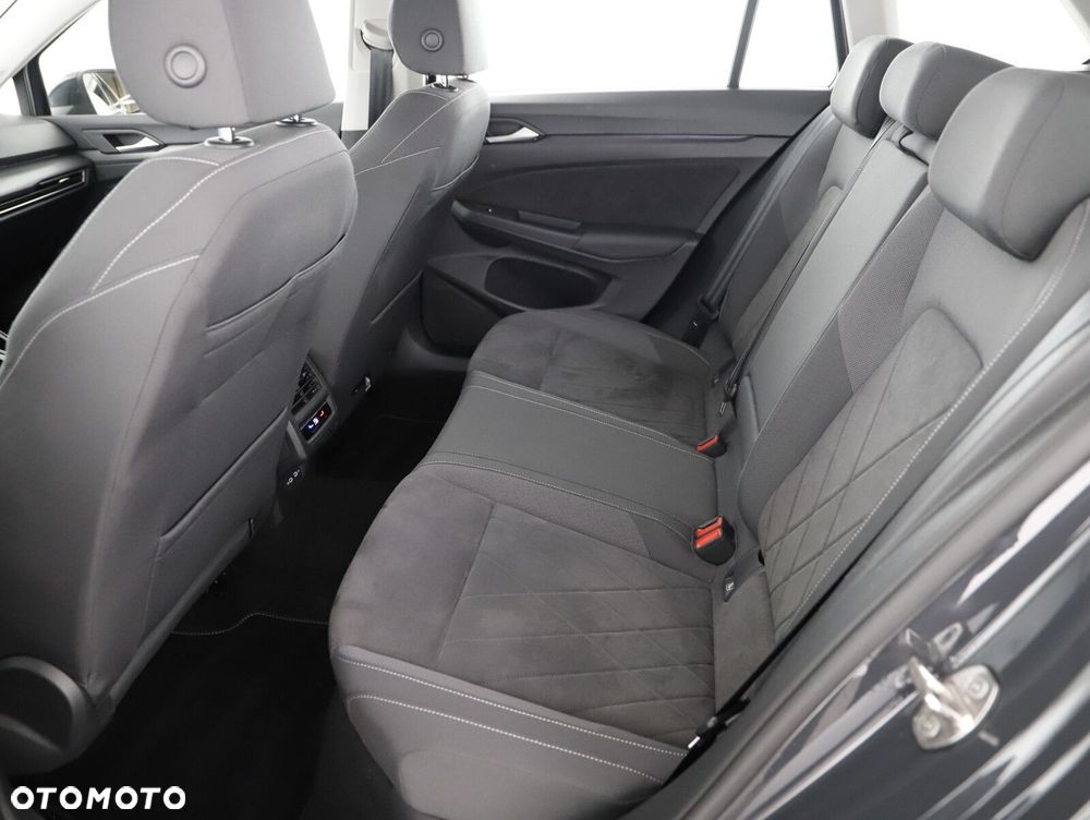 Volkswagen Golf Variant 1.5 eTSI EVO Style DSG - 24