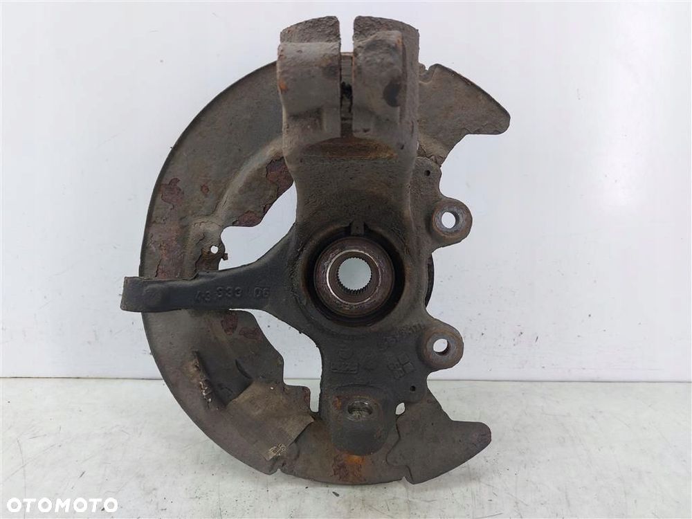 Zwrotnica lewa przód Volvo C30 1.6D 110KM 2006-2010 - 2