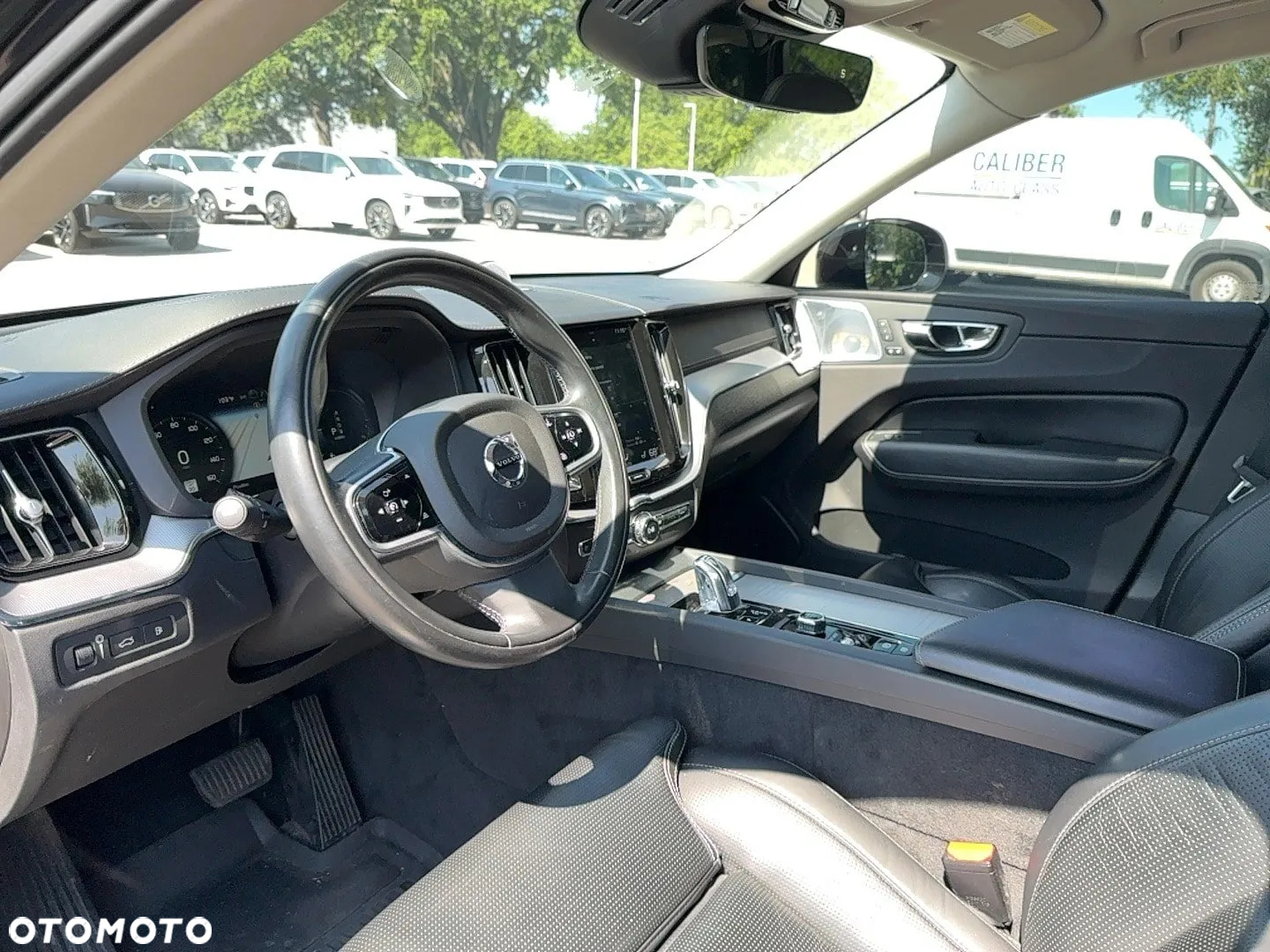 Volvo XC 60 T5 AWD R-Design - 6