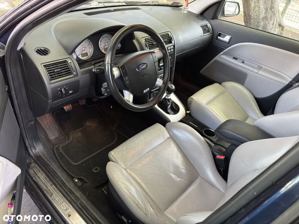 Ford Mondeo V6 ST 220 - 26