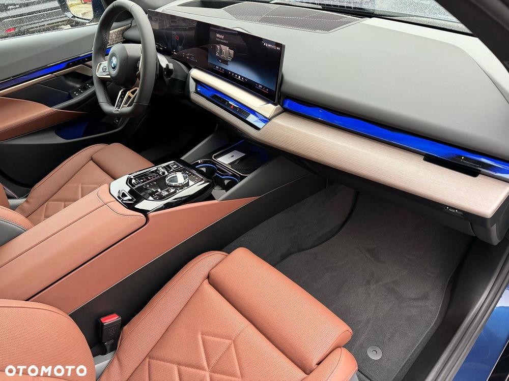 BMW Seria 5 550e xDrive PHEV M Sport - 14