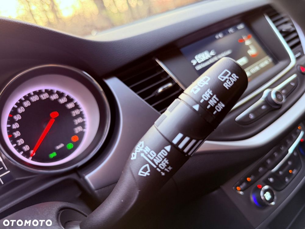 Opel Astra 1.4 Turbo 120 Jahre - 27