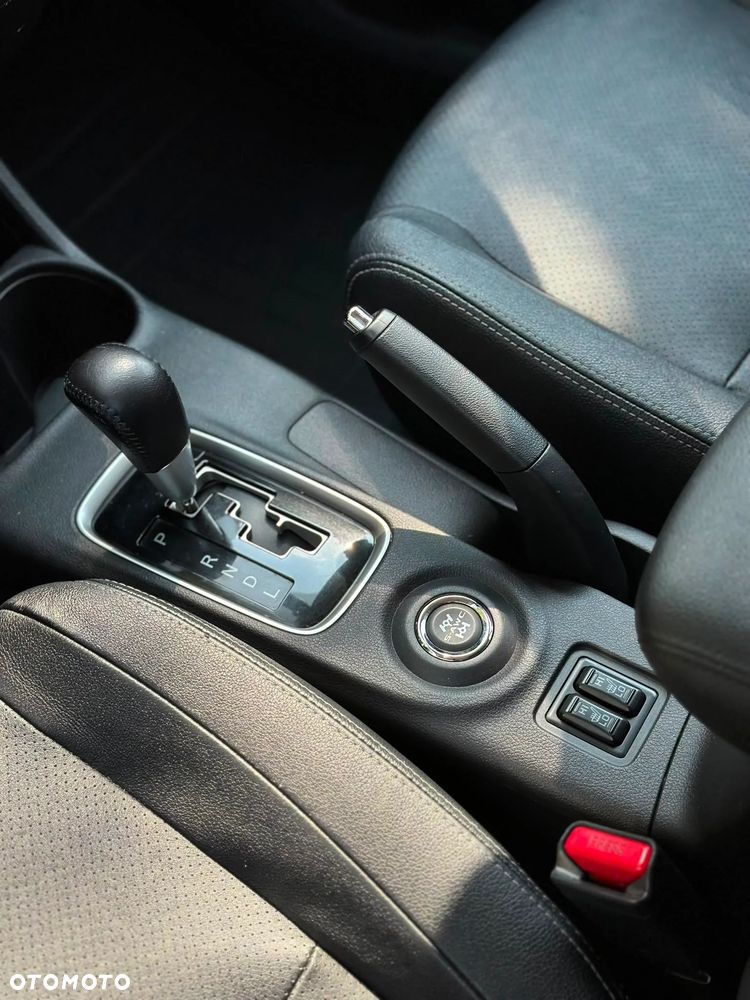 Mitsubishi Outlander 2.2 DID Instyle Navi 4WD - 10