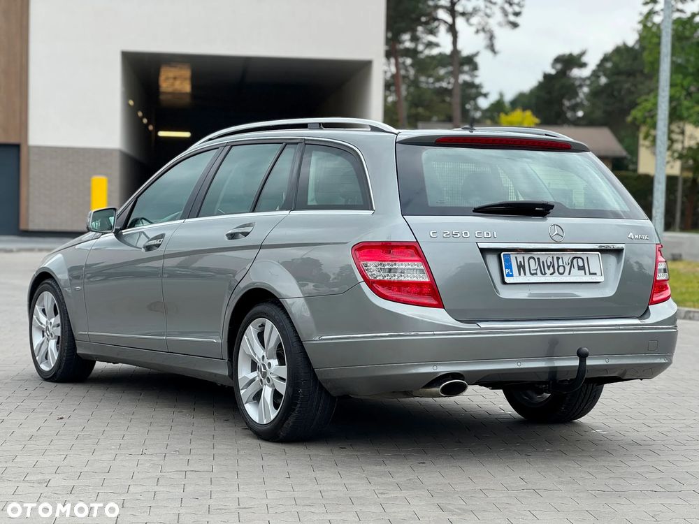 Mercedes-Benz Klasa C 250 CDI DPF 4Matic 7G-TRONIC BlueEFFICIENCY Elegance - 12