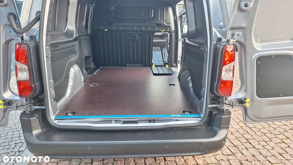 Peugeot Partner Furgon Long 950kg BlueHDi 130 KM S&S EAT8 Bogaty - 24