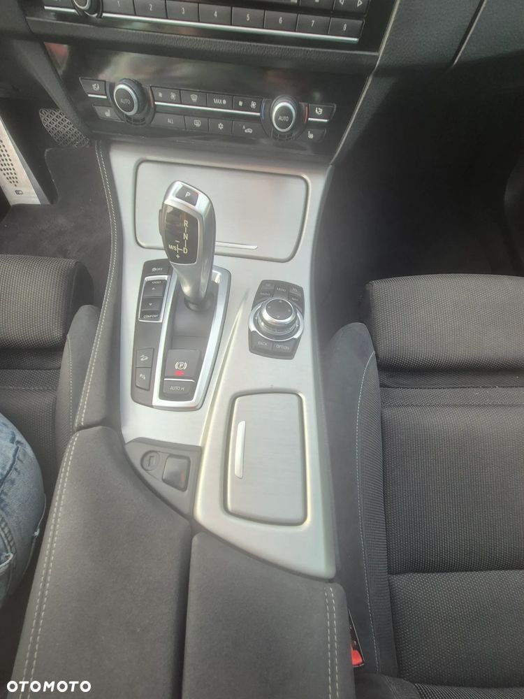 BMW Seria 5 530d xDrive - 12
