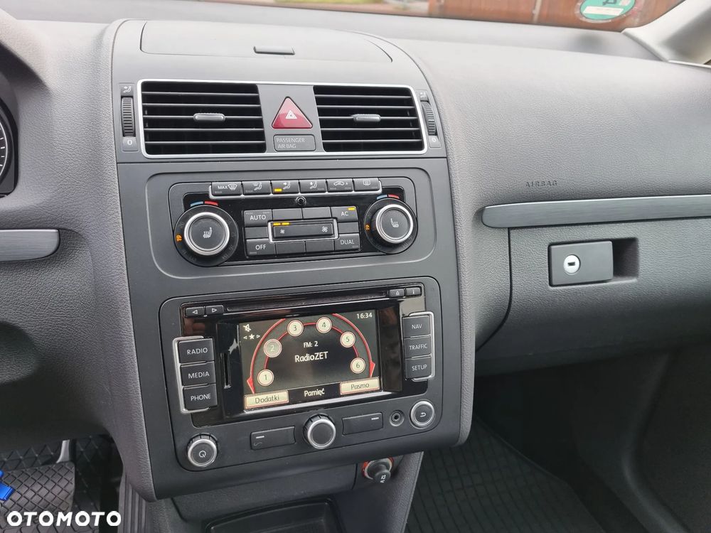 Volkswagen Touran 2.0 TDI DPF DSG STYLE - 15