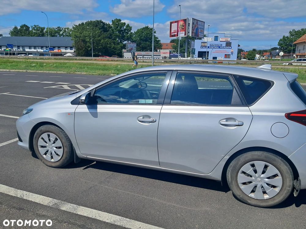 Toyota Auris 1.33 VVT-i Active - 3