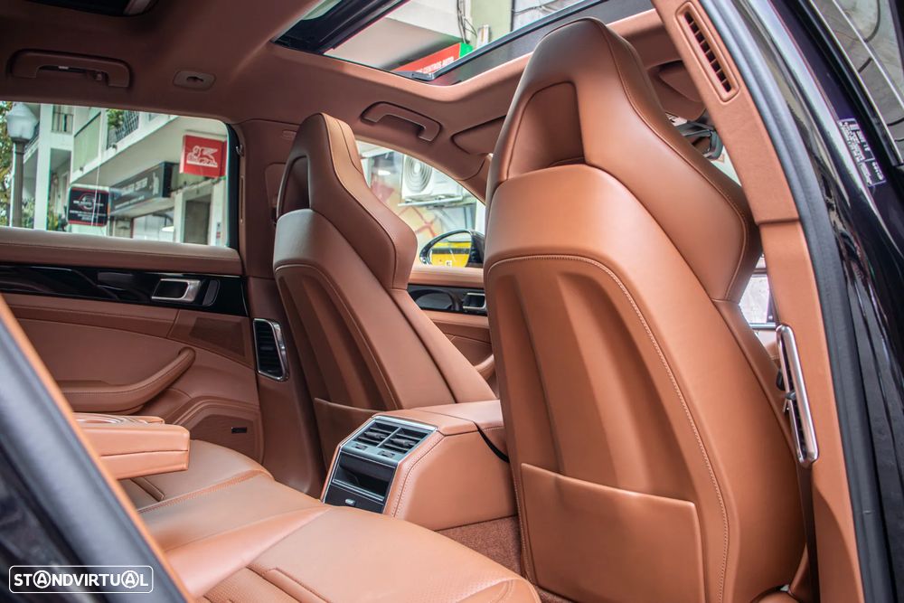 Porsche Panamera Sport Turismo 4S E-Hybrid - 38