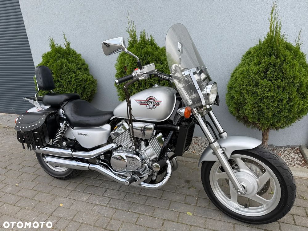 Honda VF - 3