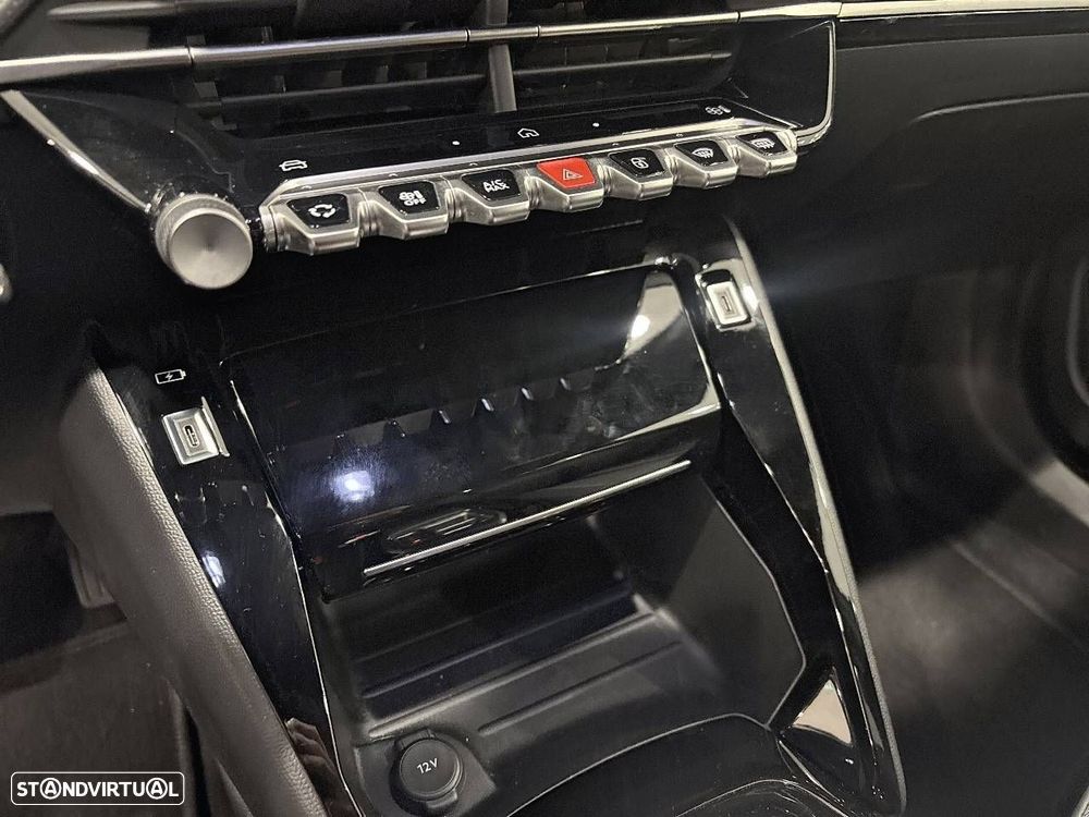 Peugeot 2008 1.2 Hybrid Allure e-DCS6 - 18