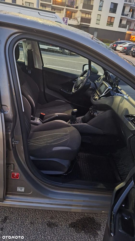 Peugeot 208 82 VTI Allure - 17