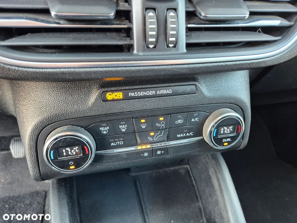 Ford Focus SW 1.0 EcoBoost Hybrid ACTIVE - 37