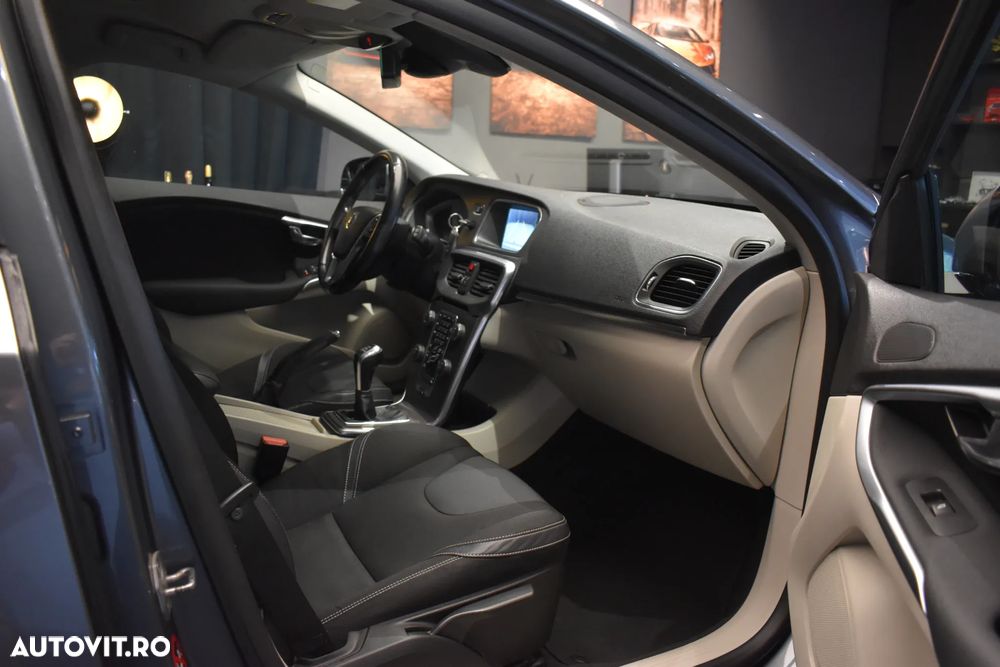 Volvo V40 D4 VEA Summum - 10